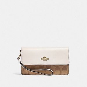 Coach Wallet FOLDOVER WRISTLET IN SIGNATURE